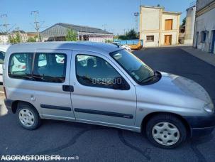 Fourgon avec parois et toit rigide Citroën