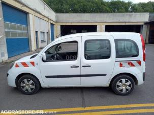Fourgon avec parois et toit rigide Renault