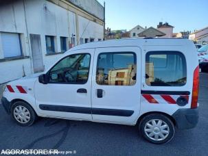 Fourgon avec parois et toit rigide Renault