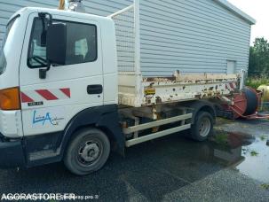 Benne basculante de chantier et de TP Nissan Atleon