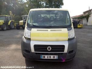 Fourgon avec parois et toit rigide Fiat Ducato