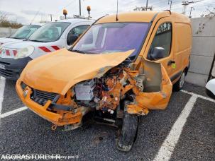 Fourgon avec parois et toit rigide Renault Kangoo