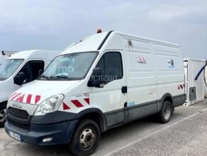 Fourgon avec parois et toit rigide Iveco 35C13