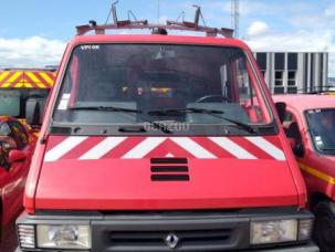 Fourgon avec parois et toit rigide Renault Master
