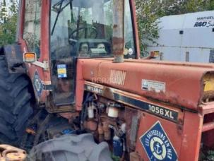 Tracteur agricole International 1056XL