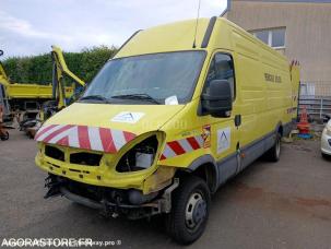 Fourgon avec parois et toit rigide Iveco Daily