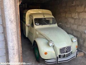 Fourgon avec parois et toit rigide Citroën AK