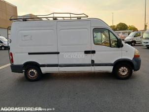 Fourgon avec parois et toit rigide Renault Master