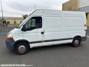 Fourgon avec parois et toit rigide Renault Master