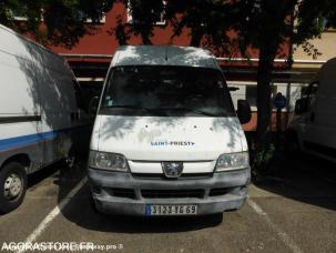 Fourgon avec parois et toit rigide Peugeot Boxer