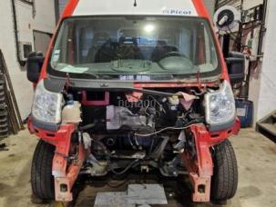 Fourgon avec parois et toit rigide Citroën Jumper
