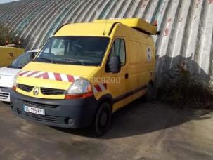 Fourgon avec parois et toit rigide Renault Master