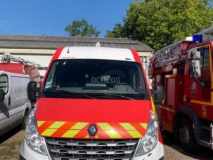 Fourgon avec parois et toit rigide Renault Master