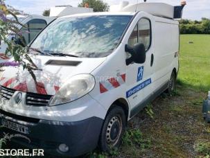 Fourgon avec parois et toit rigide Renault Trafic