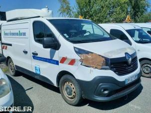 Fourgon avec parois et toit rigide Renault Trafic