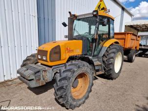 Tracteur agricole Renault