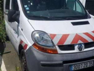 Fourgon avec parois et toit rigide Renault Trafic