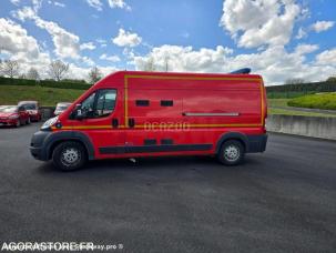 Fourgon avec parois et toit rigide Citroën Jumper
