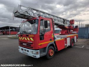 Fourgon bâché avec parois rigides Iveco 100E18