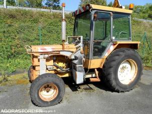 Tracteur agricole Renault R7462
