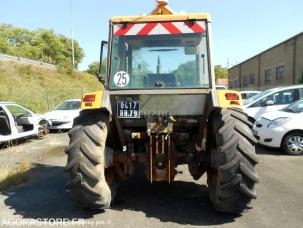 Tracteur agricole Renault R3143