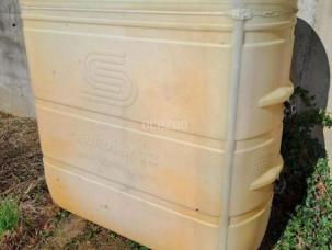 Citerne, cuve, tonne à eau nc