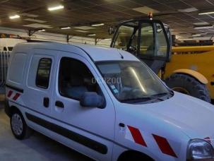 Fourgon avec parois et toit rigide Renault Kangoo
