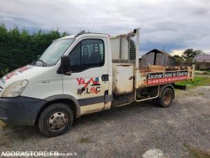 Benne basculante de chantier et de TP Iveco 35C12
