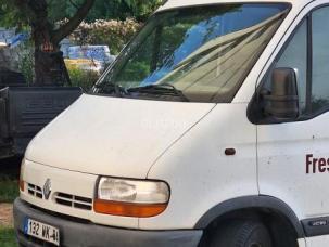 Fourgon avec parois et toit rigide Renault Master