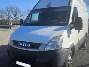 Fourgon avec parois et toit rigide Iveco 35C18V13 - 13M3