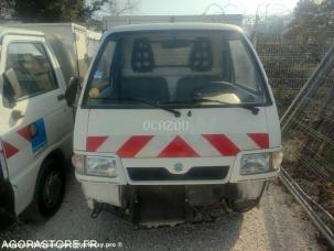 Benne basculante de chantier et de TP Piaggio Porter