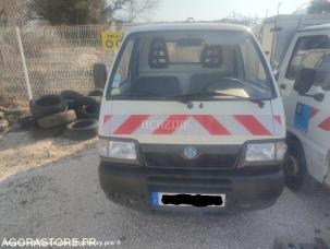 Benne basculante de chantier et de TP Piaggio Porter