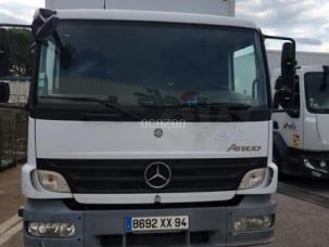 Fourgon avec parois et toit rigide Mercedes 1218