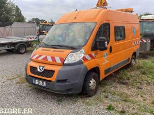 Fourgon avec parois et toit rigide Peugeot Boxer