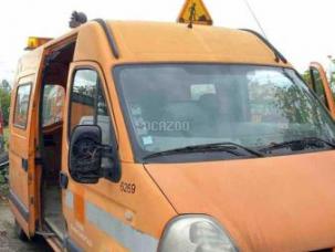 Fourgon avec parois et toit rigide Renault Master