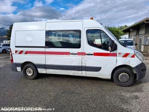 Fourgon avec parois et toit rigide Renault Master