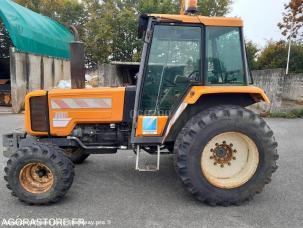 Tracteur agricole Renault 750MI
