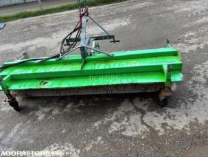 nc             2.30 m de large