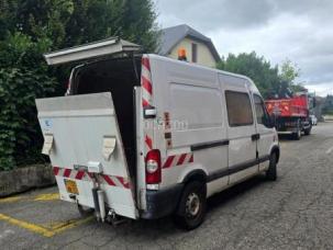 Fourgon avec parois et toit rigide Renault Master