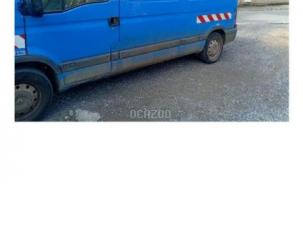 Fourgon avec parois et toit rigide Renault Master