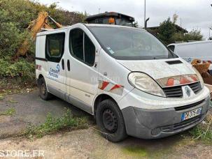 Fourgon avec parois et toit rigide Renault Trafic