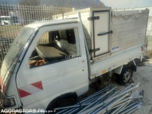 Benne basculante de chantier et de TP Piaggio Porter