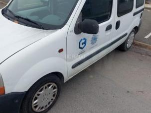 Fourgon avec parois et toit rigide Renault Kangoo