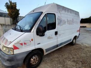 Fourgon avec parois et toit rigide Peugeot Boxer