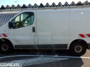 Fourgon avec parois et toit rigide Renault Trafic