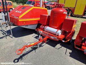 Fourgon bâché avec parois rigides nc F1142