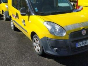 Fourgon avec parois et toit rigide Fiat DOBLO