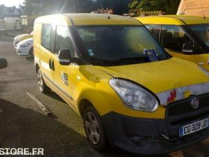 Fourgon avec parois et toit rigide Fiat DOBLO