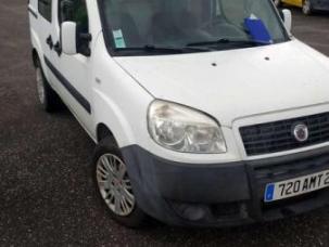 Fourgon avec parois et toit rigide Fiat DOBLO