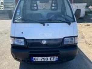 Benne basculante de chantier et de TP Piaggio Porter